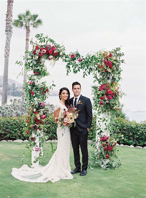 73 Wedding Arches That Will Instantly Upgrade Your