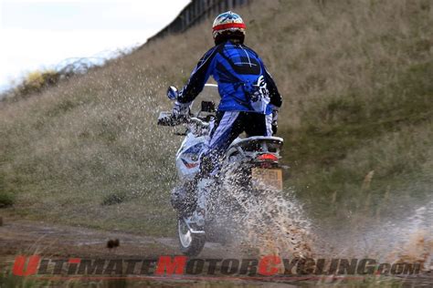 On a droit à l'ordinateur de bord, les poignées chauffantes, un jeu de. 2012 BMW R 1200 GS Rallye | Review