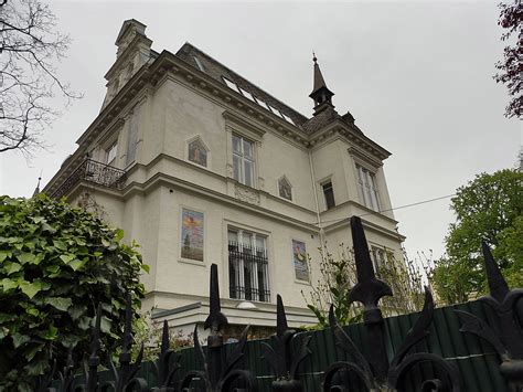 Brauer gehört zu den hauptvertretern der wiener schule des. Zu Besuch bei Arik Brauer - Währing