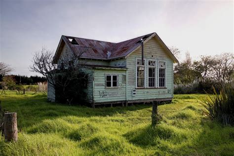 An Abandoned School House Pukepoto Nz Old Cottage Cottage Homes Old