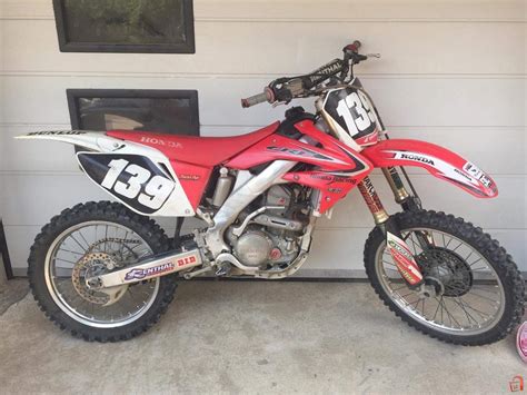 La moto est en très bonne état démarre nickel , nouveau kit carénage , malheureusement pas de facture mais photo à l'appui nouvell. HONDA CRF 250 2009 | Кочани