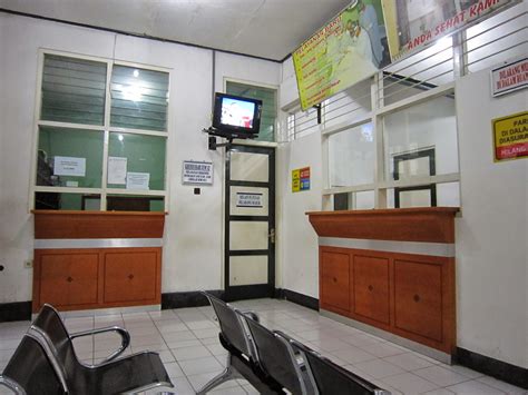 Beberapa perumahan dibangun di area pinggir kota, sementara di pusat kota dibangun plasa klaten, renovasi pasar kota klaten bahkan terdapat rumah sakit yang dikelola langsung oleh pemerintah pusat dan pemerintah provinsi. Denah Rumah Sakit Islam Klaten Terbaru | Rancanghunian