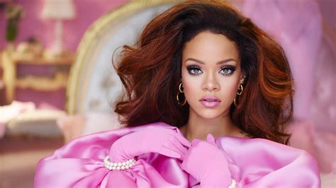 Exclusive Rihanna S New Perfume Is Basically Barbie In A Bottle Teen Vogue