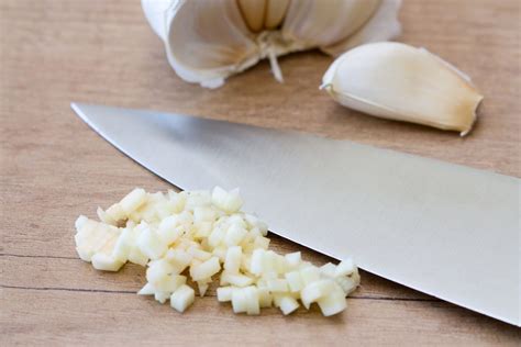 What Is 1 Garlic Clove Minced