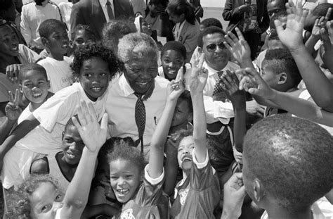 Free nelson mandela protest in east berlin, 1986. Images of Nelson Mandela | Fotografie