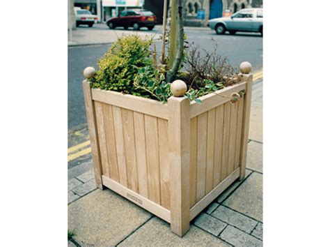 Make sure you use an exterior paint/stain to ensure the color will not fade over time. Versailles Square Large Timber Planter - UK supplier