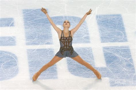 Russia Wins Womens Figure Skating Gold In Upset The Daily Fix Wsj