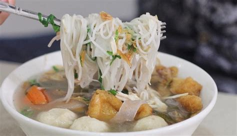 Mie jagung/ mie apa aja sesuai selera•air•kayu manis•kapulaga•bunga lawang mie sop medan. 4 Mie Sop Lezat di Medan, Sajian Hangat yang Spesial