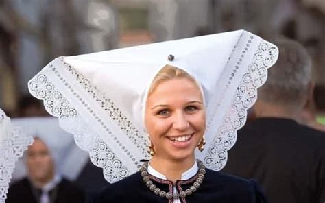 How much do the croats like the greeks? Croatian lace proclaimed the most beautiful at international lace contest in Russia 2011