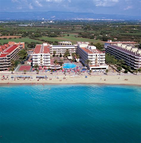 Our booking guide lists everything from the top 10 luxury hotels to budget/cheap. Hotel Best Marítim, Cambrils, Spain | HotelSearch.com