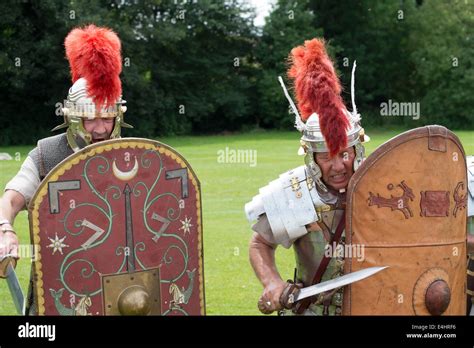 Römischer Soldat Speer Kaiserzeit Fotos Und Bildmaterial In Hoher