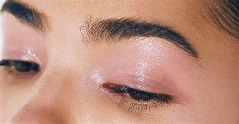 We Love Seeing Instagram Photos Of Glossy Eyelids Heres How To Get