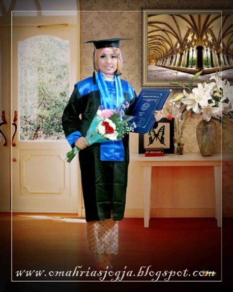 Maybe you would like to learn more about one of these? Galeri Foto Wisuda | Indah Make Up And Photography