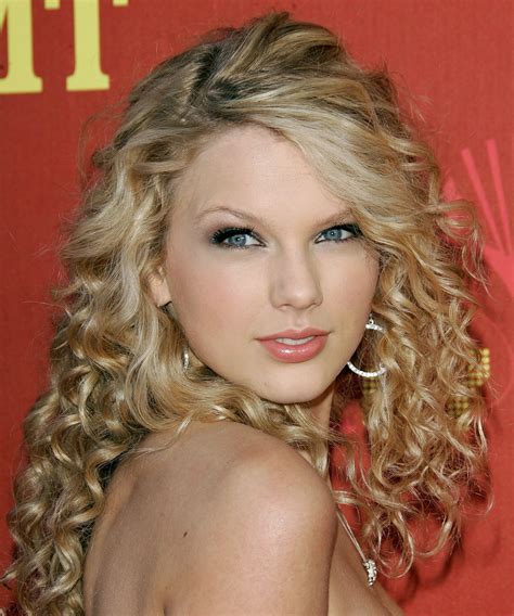 How To Style My Hair Like Taylor Swift Taylor Swift Hair Make Up