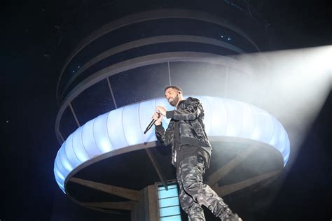 Drakes Ovo Fest Show A Celebration Of Toronto — And Of Pops Biggest
