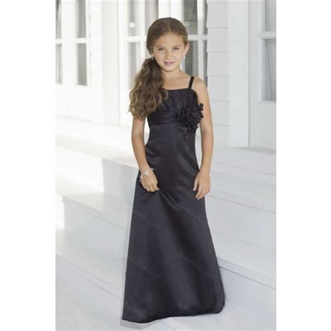 Craquez pour nos modèles unique et originaux de robes pour les filles, des pièces pensées pour habiller à la pointe de la mode votre fillette. Robe ceremonie fille 12 ans