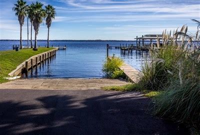Camp sites are available with prices varying according to placement. Crescent Lake Boat Ramp - Crescent City, Florida - Boat ...