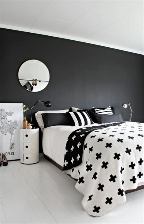 35 Timeless Black And White Bedrooms That Know How To Stand Out