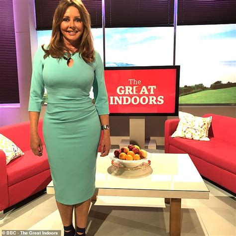 Fresh Faced Carol Vorderman 59 Rocks Nineties Style Cropped Do Daily Mail Online