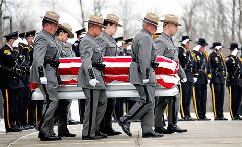 P M News Links Hundreds Of Troopers Police Officers Pay Respects To Fallen Trooper