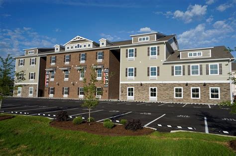 Eagle Summit Apartments | Bernhardt Rentals