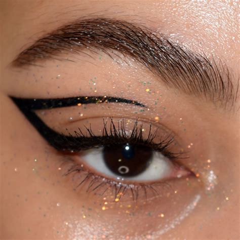 Glitterally Obsessed Graphic Liner Makeup Eyeliner Makeup Tutorial Eyeliner Eye Makeup Art