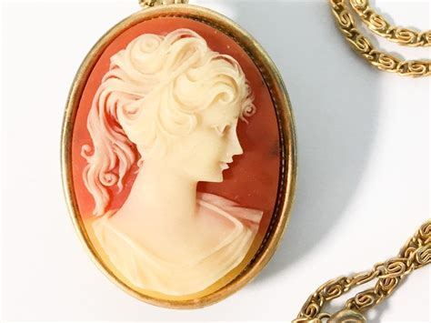 Vintage Cameo Locket Pendant Necklace Or Brooch Pin Large Cameo