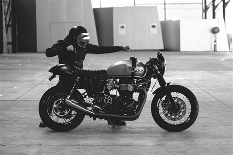 Popularised by films like sky captain and the world. Andre's Triumph Thruxton Cafe Racer | Throttle Roll