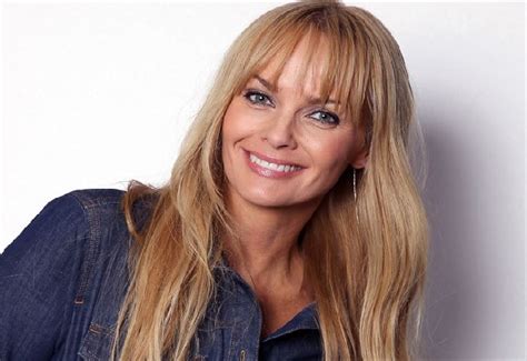 Who Is Izabella Scorupco 6 Facts About The Polish Swedish Actress
