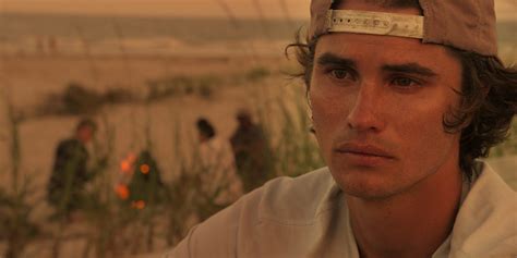 Chase stokes (born september 16, 1992) is one of the uprising actors from america who hit the read the article for chase stokes age, bio, height, birthday, wikipedia, girlfriend, dating, net worth. 10 cosas que no sabías sobre Chase Stokes