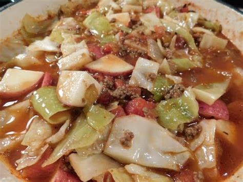This hamburger cabbage soup makes hamburger healthy—while still being delicious. Dinner Ideas Made With Hamburger : Hamburger Cabbage and ...