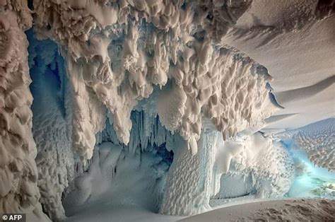 Antarcticas Warm Caves May Hold Secret World Of Species Daily Mail