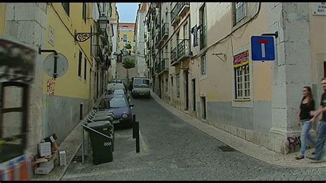 Votação do novo regulamento do alojamento local de Lisboa adiada Jornal da Uma TVI Player