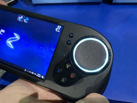 Smach Z Handheld Gaming Pc Makes Its Real World Debut At E3 Liliputing