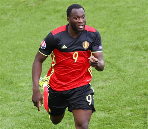 Romelu lukaku has been in superb form, with 15 goals in 17 appearances this season, but boss antonio conte is keen to strengthen their backup striking options. LUKAKU ANNOUNCED : reddevils