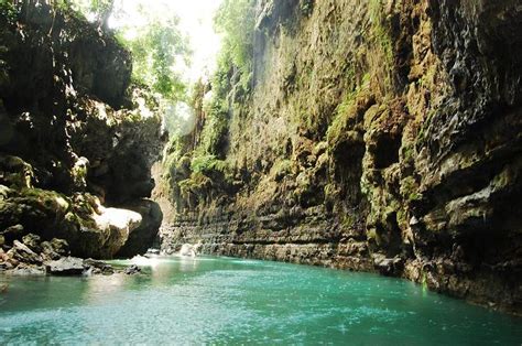 Indonesia Celebrities And News Visit Green Canyon West Java Indonesia