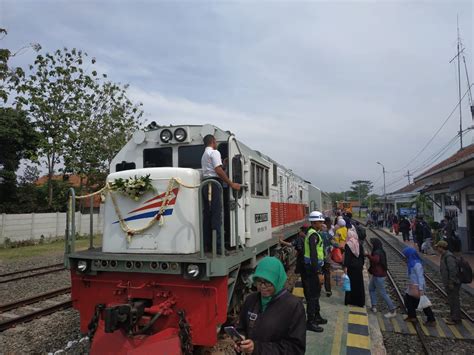 Maybe you would like to learn more about one of these? Jadwal Kereta Api Tegal Slawi / Rute asli ka kamandaka ...
