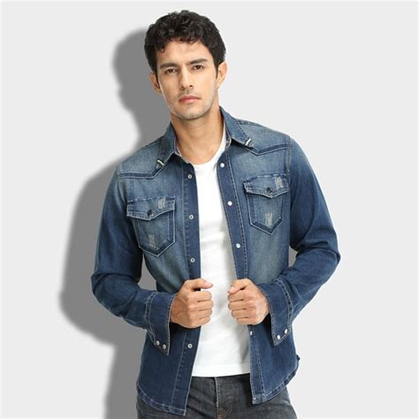 Le site officiel de levi's® fr offre la meilleure sélection de jeans, denim et vêtements levi's® pour hommes, femmes et enfants. Comment porter chemise en jeans homme? - Archzine.fr