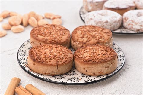 Christmas sweets are more than just cookies—it's cookies and dessert, right? Top 5 Traditional Spanish Sweets for Christmas Dessert ...