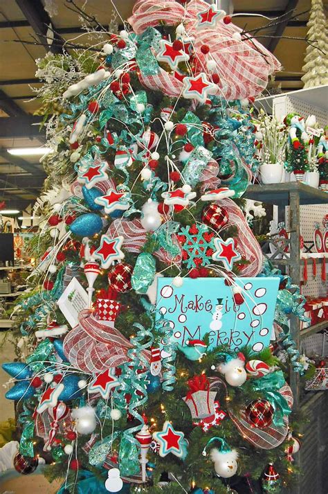 If you need to send cards by post to christmas lights and decorations should be taken down on this day. Studio B (UberArt): Twelve Days of Christmas Trees: Day 4