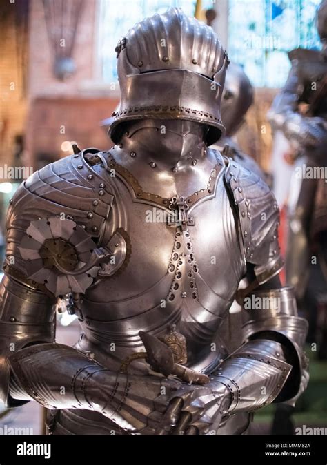 Mittelalterliche Full Body Metal Armor Stockfotografie Alamy