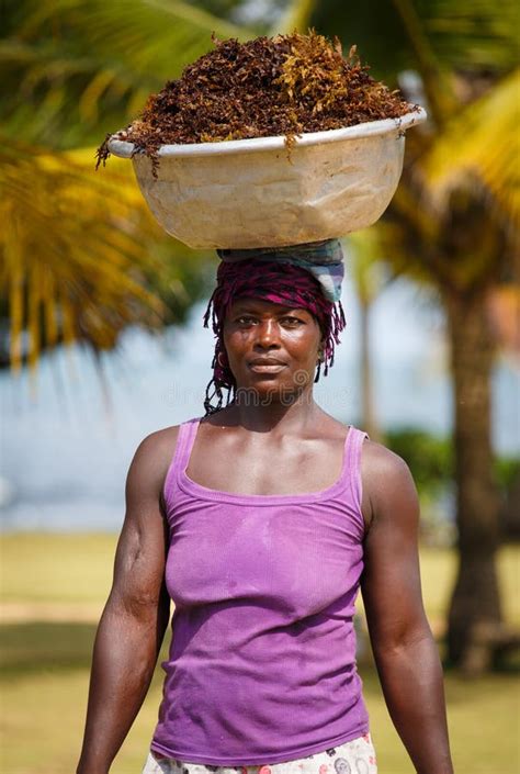 african woman carry things on her head editorial photo image of simple editorial 41492476