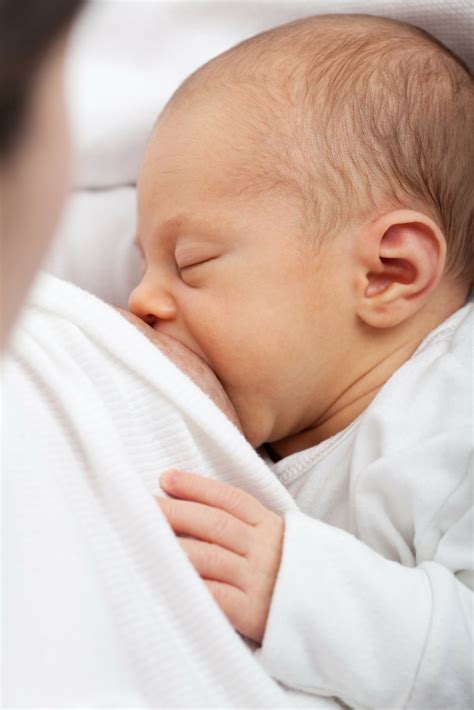 Baby Falling Asleep On Breast May Be Exhaustion From Difficulty