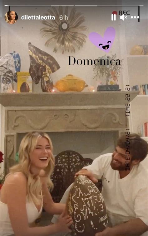 Fitness confidential è il podcast di diletta leotta dedicato alle abitudini contemporanee di chi vuole tenersi in forma. Diletta Leotta Partner / Diletta Leotta Dizzying Neckline ...