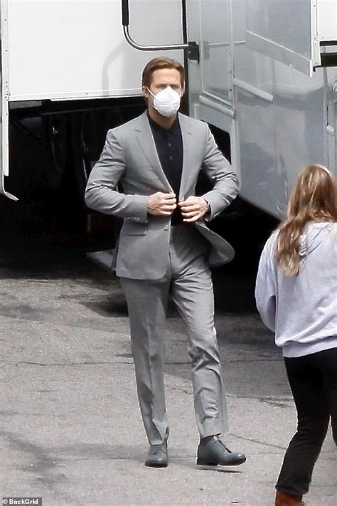 Ryan Gosling Suits Up On The Set Of Espionage Thriller The Gray Man In Los Angeles Daily Mail