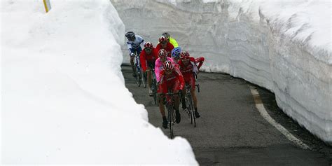 From wikipedia, the free encyclopedia. The Giro Gets Epic: Ten Years on the Gavia and Stelvio - Peloton Magazine