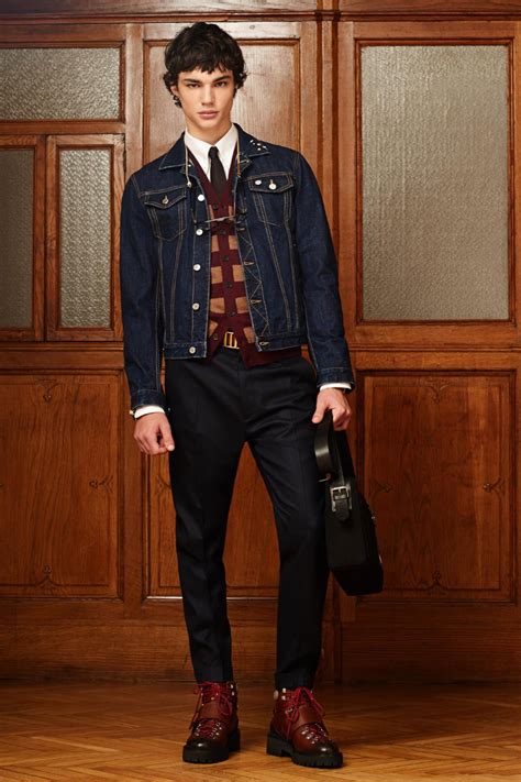Not every new fashion is stylish to wear, so before you dive with your head, read this article to get the golden tips on the men's. Dsquared2 Pre-Fall 2020 | Business casual attire for men ...