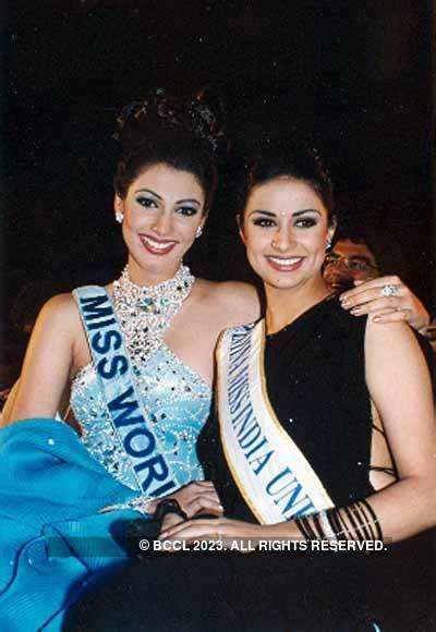 Year 1999 Miss India World And Miss India Universe Yukta Mookhey And