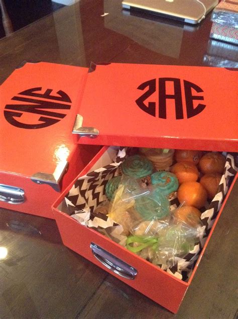 We could ask many questions. 25+ unique Senior night gifts ideas on Pinterest | Senior ...