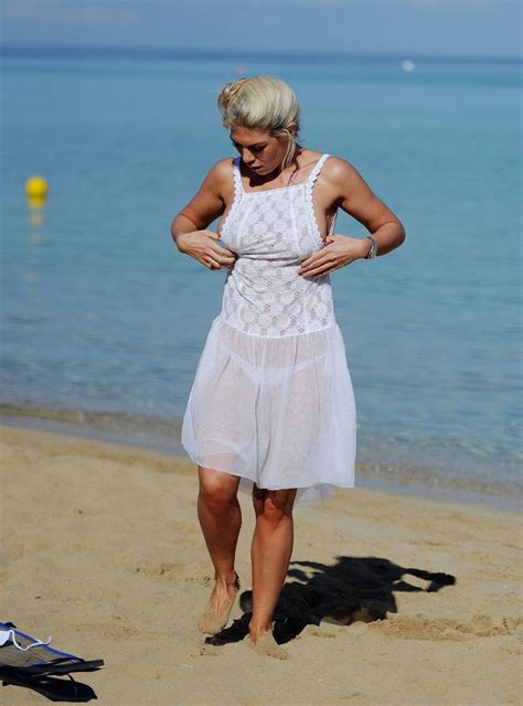 Reality Tv Star Frankie Essex Goes Topless On An La Beach The Fappening